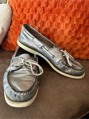 Sperry Metallic Silver Leather Boat Shoes with Lace Tie